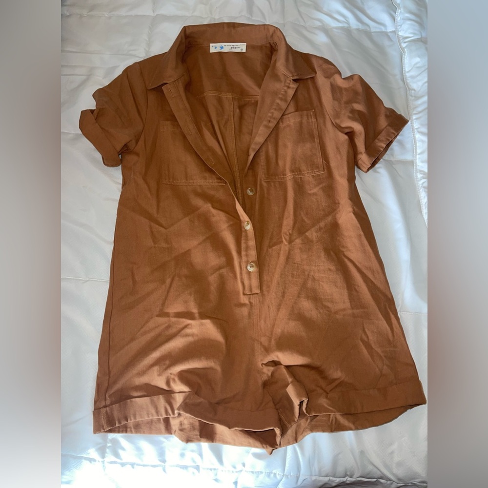 Cute jumpsuit. Rust color